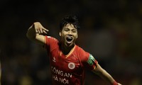 Thủng lưới 4 bàn, Thanh Hoá để CAHN bám sát ngôi đầu