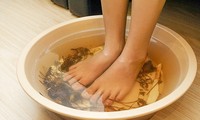 Ngâm chân giúp giảm căng thẳng