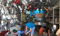 Lực lượng chức năng kiểm tra nơi đối tượng Hảo tiêu thụ số kính xe ô tô bẻ trộm