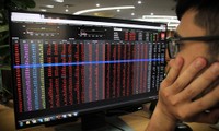 Cổ phiếu bán tháo ồ ạt, VN-Index giảm gần 50 điểm