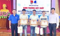 Khen thưởng đột xuất 3 thanh niên cứu sống 2 mẹ con người nước ngoài đuối nước