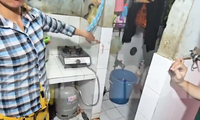 Bắt khẩn cấp kẻ vũ phu chích điện, đâm dao vào vùng kín người vợ 