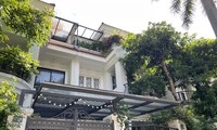 Biệt thự triệu USD khu nhà giàu ồ ạt rao bán