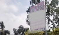 Nữ phó chánh văn phòng sở bị phát hiện ở chung phòng nhà nghỉ với chồng người khác