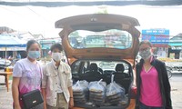 Ấm lòng những suất ăn từ bạn trẻ tiếp sức tuyến đầu chống dịch