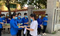 109 đội hình thanh niên tiếp sức cho thí sinh tại các điểm thi