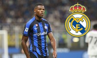 Real nhắm Denzel Dumfries thay Carvajal