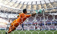 Thủ môn Nhật Bản tái hiện pha cứu thua thần thánh ở World Cup