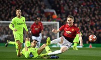 Sergio Busquets may mắn thoát thẻ đỏ trong trận gặp M.U.