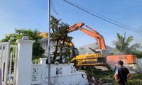 Cưỡng chế 2/79 căn biệt thự xây 'chui' ở Phú Quốc