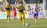 Quang Hải đang hòa nhập với các đồng đội ở Pau FC 