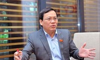 ĐBQH Vũ Trọng Kim trao đổi với PV Tiền Phong