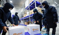 Vắc-xin phòng COVID-19 được đưa đến Hà Nội và bảo quản ở VNVC trước khi phân phối về các tỉnh phía Bắc. Ảnh: VNVC