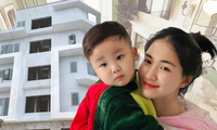 Hòa Minzy ở tuổi 27: Xây nhà mua xe cho gia đình, cách dạy con khiến nhiều người nể phục