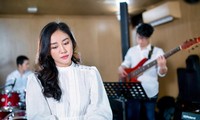 Văn Mai Hương mời khán giả “Tách Trà Thanh Xuân”, bật mí về thời học sinh nổi loạn