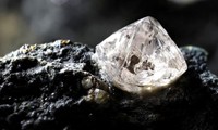 Viên kim cương tìm được nằm sâu dưới bề mặt Trái đất có chứa một khoáng chất chưa từng biết đến.