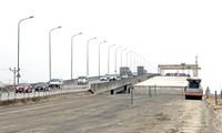 Đoạn cao tốc Cao Bồ - Mai Sơn đang thi công gấp rút để thông xe trong năm nay.
