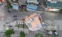 Cận cảnh căn nhà 4 mặt tiền &apos;độc nhất vô nhị&apos; tại Hà Nội