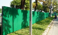 Dựng hàng rào tôn dài gần 1km ở công viên Trịnh Công Sơn tại TP Huế