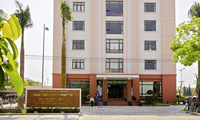 Trung tâm hành chính công và xúc tiến đầu tư tỉnh Quảng Nam.