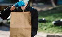 “Đùa dại” khiến khách hàng “suýt đau tim”, một dịch vụ giao thức ăn bị kêu gọi tẩy chay
