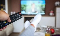 Nghiên cứu mới khẳng định: Đi ngủ mà không tắt tivi sẽ gây nguy hiểm cho sức khỏe