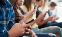 Mạng xã hội đang “kích hoạt” cuộc khủng hoảng sức khỏe tâm lý tuổi teen