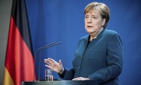 Thủ tướng Đức Angela Merkel cách ly tại gia để phòng ngừa dịch COVID-19. Ảnh: RT
