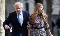 Thủ tướng Anh Boris Johnson và bà Carrie Symonds. (Ảnh: Reuters)