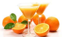 Uống nước cam sai cách có thể gây nguy hiểm đến tính mạng