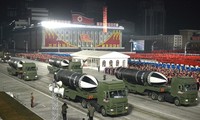 Cuộc duyệt binh trong đêm của Triều Tiên hồi tháng 1, giới thiệu các tên lửa đạn đạo mới. Ảnh: KCNA.