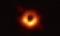 Hình ảnh về lỗ đen siêu lớn ở trung tâm của Dải Ngân hà, một con vật khổng lồ được đặt tên là Sagittarius A *, được Kính viễn vọng Chân trời Sự kiện tiết lộ vào ngày 12 tháng 5 năm 2022.