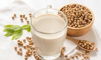 Sữa đậu nành ‘ngon - bổ - rẻ’ nhưng uống sai cách dễ gây ngộ độc, thậm chí &apos;rước họa vào thân&apos;