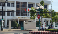 Hai cán bộ sở bị bắt quả tang đang nhận hối lộ của doanh nghiệp 