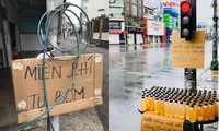 TP.HCM mùa giãn cách: Bơm xe miễn phí, bảng tặng nước sai chính tả vẫn thấy dễ thương