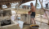 12 ngày không điện, không nước và không cơm của xóm nghèo bị cô lập trong lũ