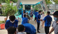 Các tình nguyện viên Bắc Giang triển khai nhiều hoạt động hỗ trợ nhân dân chống dịch