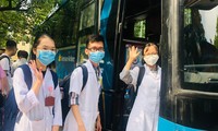 Sinh viên Đại học Y Hà Nội tình nguyện tham gia chống dịch tại TPHCM và Bình Dương. Ảnh: Lưu Trinh