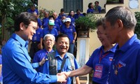 Anh Bùi Quang Huy - Ủy viên dự khuyết BCH T.Ư Đảng, Bí thư thường trực T.Ư Đoàn gặp mặt Đoàn cựu cán bộ Đoàn Thanh niên Việt Nam