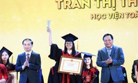 Hà Nội vinh danh 98 thủ khoa xuất sắc năm 2022