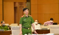 Thứ trưởng Bộ Công an Nguyễn Duy Ngọc tại phiên họp thẩm tra