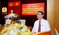 Chủ tịch Quốc hội Vương Đình Huệ phát biểu tại hội nghị.