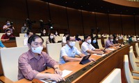 Quốc hội làm việc liên tục không ngày nghỉ, rút ngắn 3 ngày