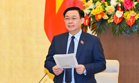 Chủ tịch Quốc hội Vương Đình Huệ phát biểu khai mạc phiên họp thứ 5 của Ủy ban Thường vụ Quốc hội. Ảnh Như Ý