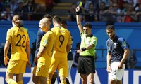 Tin nhanh World Cup: Trọng tài bắt trận Pháp - Bỉ gây sốc