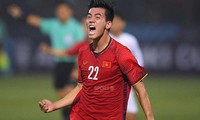 Chi tiết 11 cầu thủ tuyển Việt Nam đọ sức với UAE
