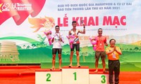Đan Quyết là nhà vô địch marathon phong trào tại Tiền Phong Marathon 2021