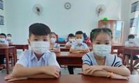 Hơn 100 học sinh đầu tiên tại Đà Nẵng đi học lại