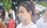 Rằm tháng 7, ngôi chùa trên bán đảo Sơn Trà nườm nượp người dâng hương, cầu nguyện