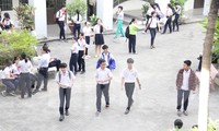 Rôm rả bàn tán chuyện Đà Nẵng bỏ Ngoại ngữ kỳ thi lớp 10